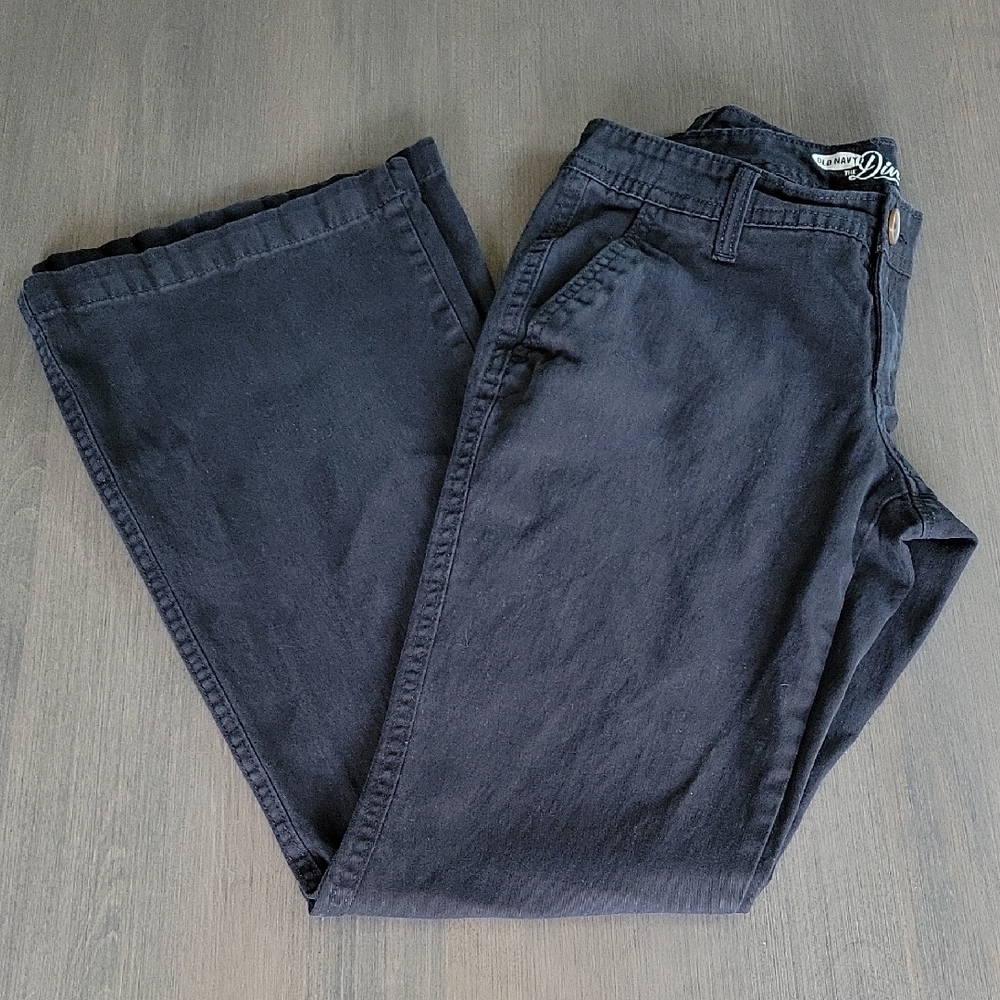 Old Navy "The Diva" Flared Chinos